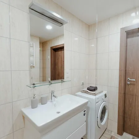 New Modern Next To The Centre