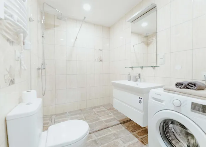 New Modern Next To The Centre