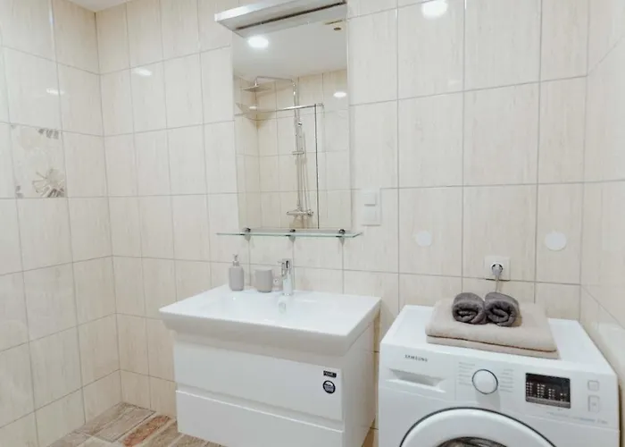 New Modern Next To The Centre *