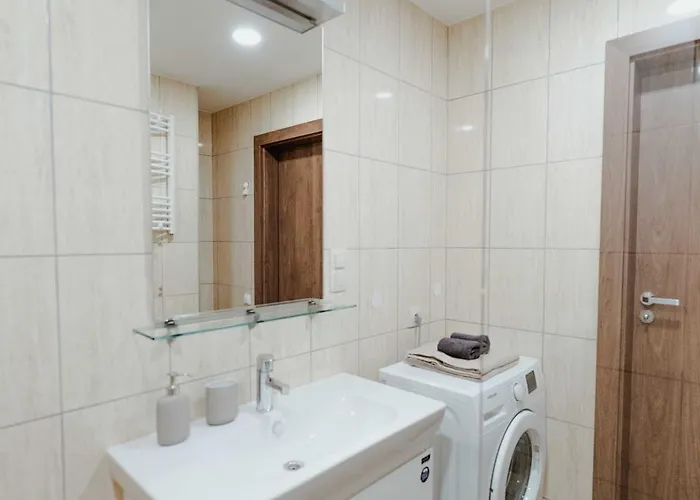 New Modern Next To The Centre